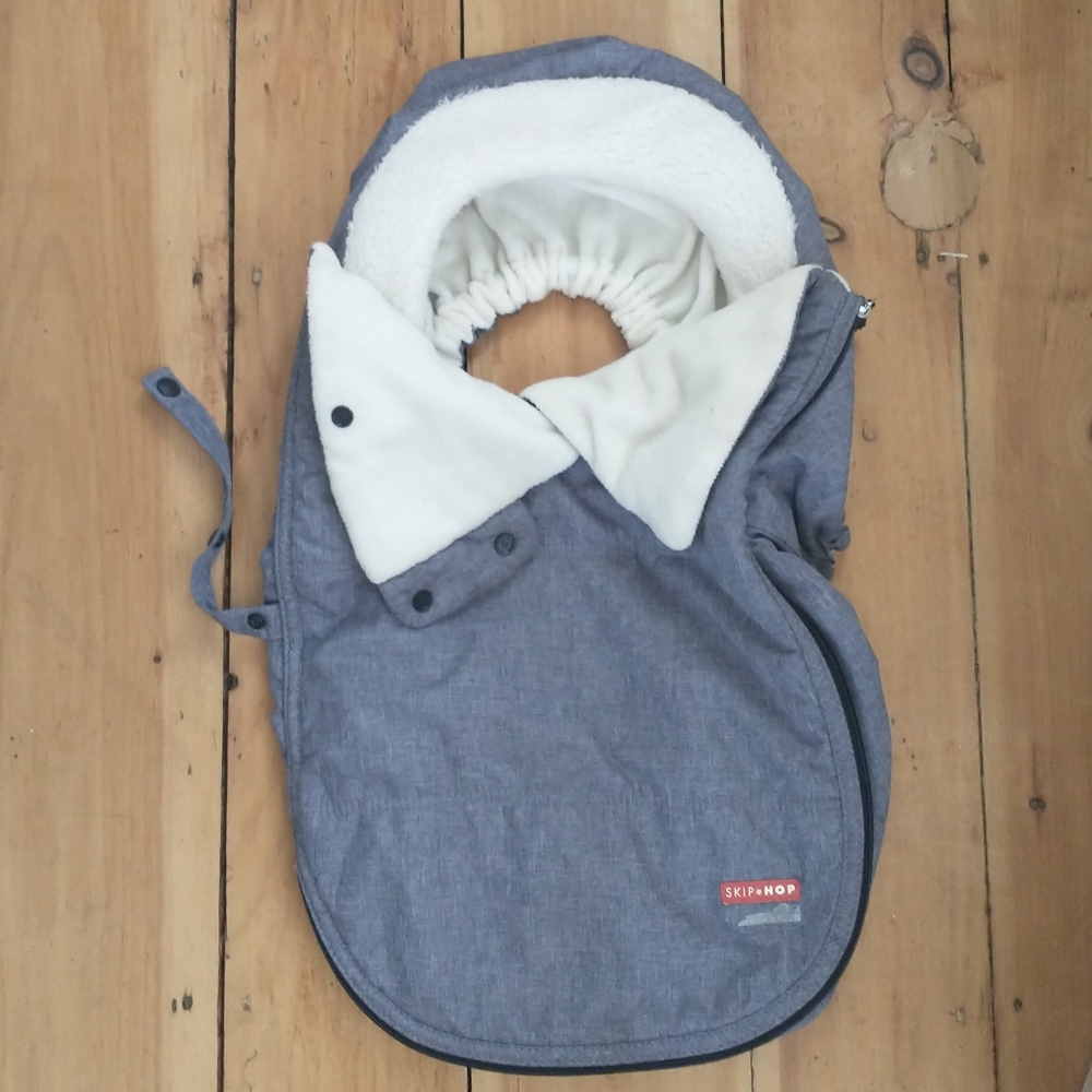 SkipHop Fleece Bunting